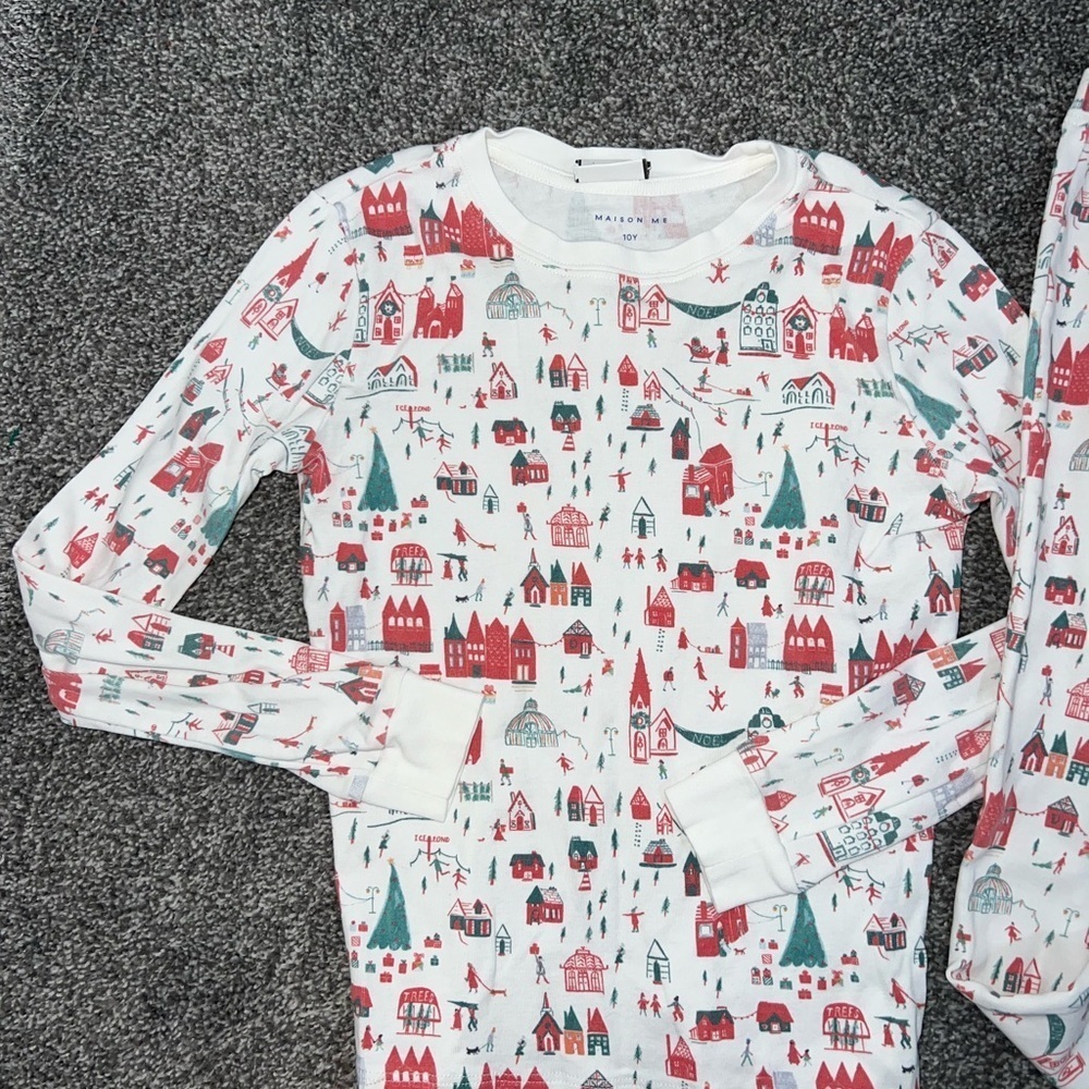 MAISON ME Eden Holiday Pajama Set, Mr. Boddington's Village - Picture 4 of 10